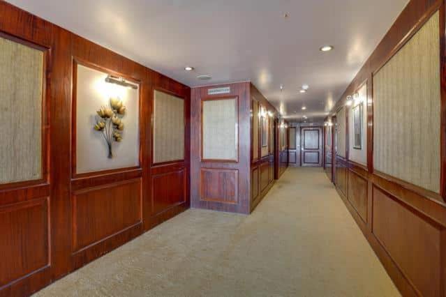 Hotel Bluestone Газиабад Экстерьер фото