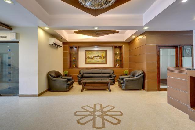 Hotel Bluestone Газиабад Экстерьер фото